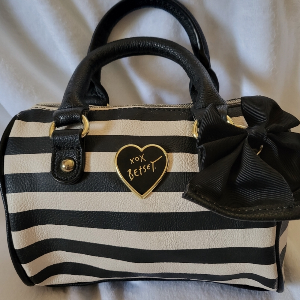 Bestey Johnson tiny purse